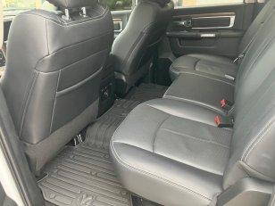 Foto 7 - RAM Classic Laramie Night Edition 5.7 V8 Gasolina 4x4