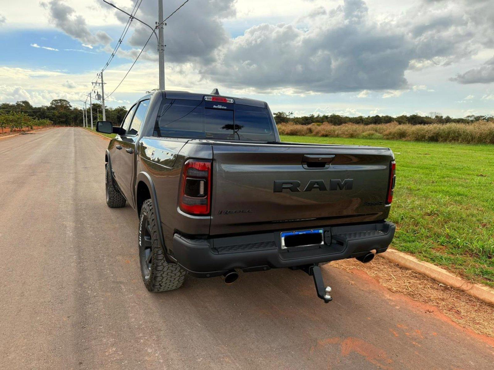 Foto 4 - RAM 1500 Rebel 5.7 V8 Gasolina 4x4