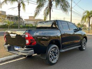 Foto 5 - Toyota Hilux SRX 2.8 Turbo Diesel 4x4