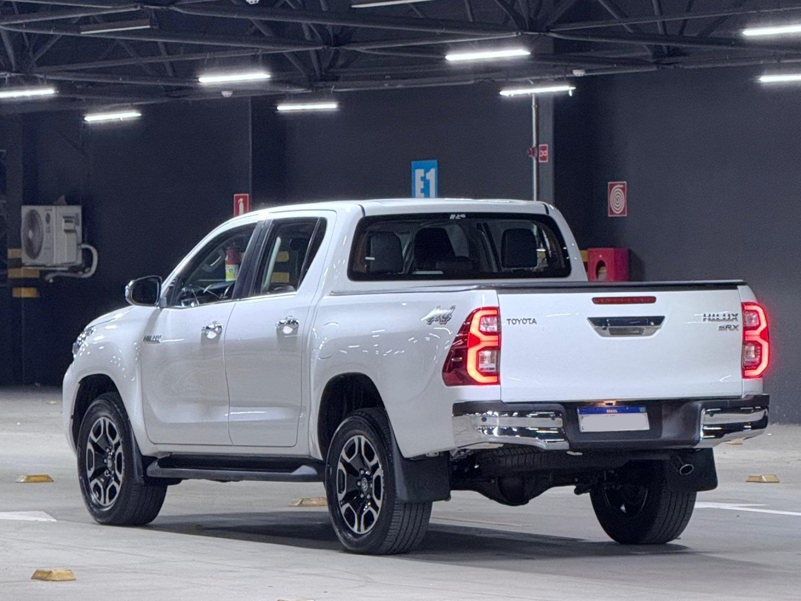 Foto 5 - Toyota Hilux SRX 2.8 Turbo Diesel 4x4