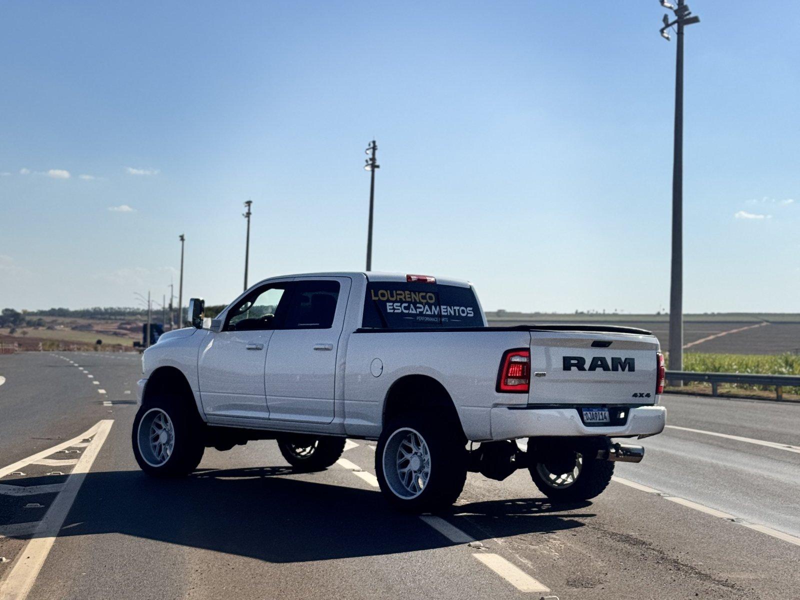 Foto 4 - RAM 2500 Laramie 6.7 Turbo Diesel 4x4