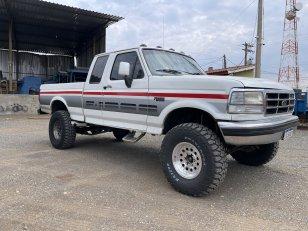 Foto 1 - Ford F1000 XLT Super Cab 4.9i Gasolina 4x2 C.E