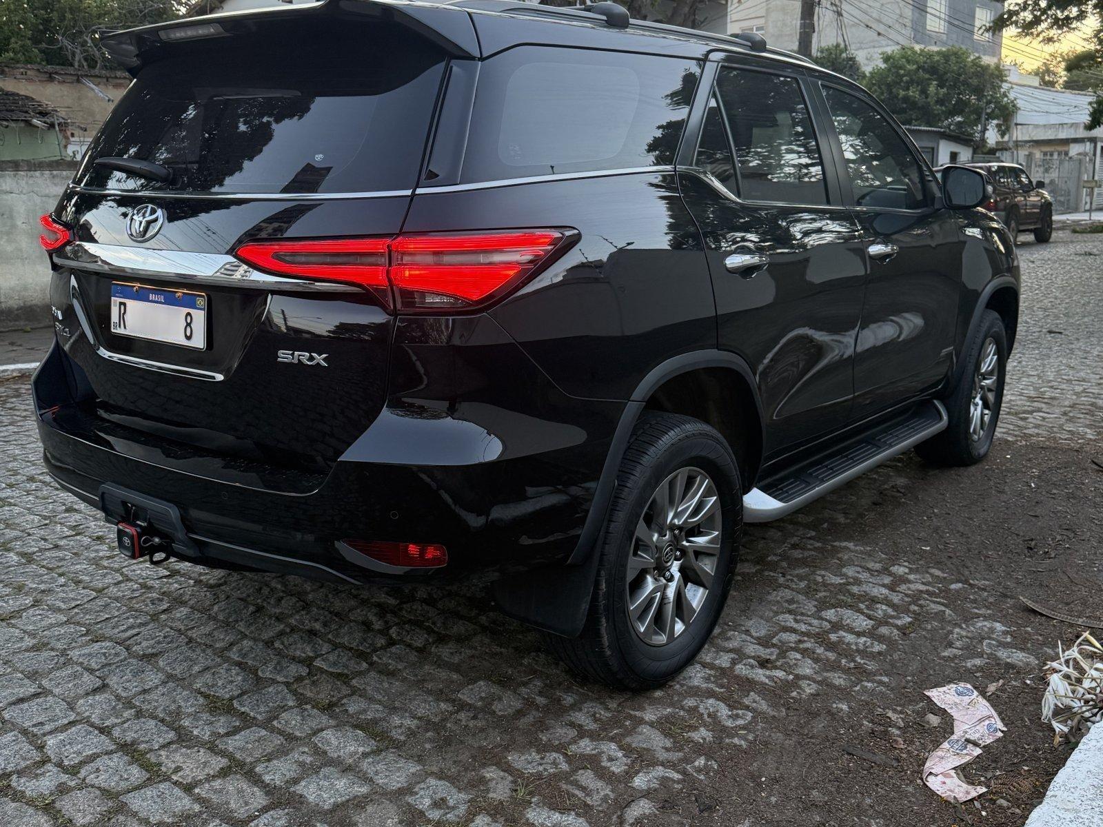 Foto 5 - Toyota Hilux SW4 SRX 2.8 Turbo Diesel 4x4