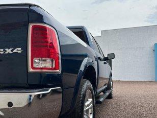 Foto 10 - RAM Classic Laramie 5.7 V8 Gasolina 4x4