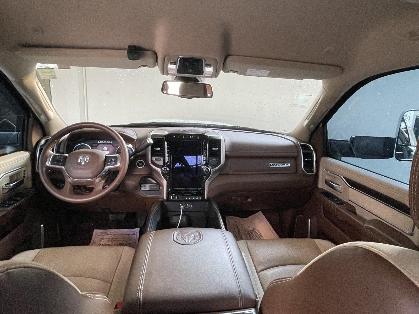 Foto 4 - RAM 3500 Laramie 6.7 Turbo Diesel 4x4