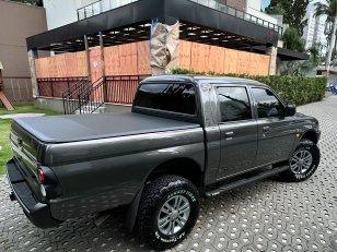 Foto 3 - Mitsubishi L200 GL 2.5 Turbo Diesel 4x4