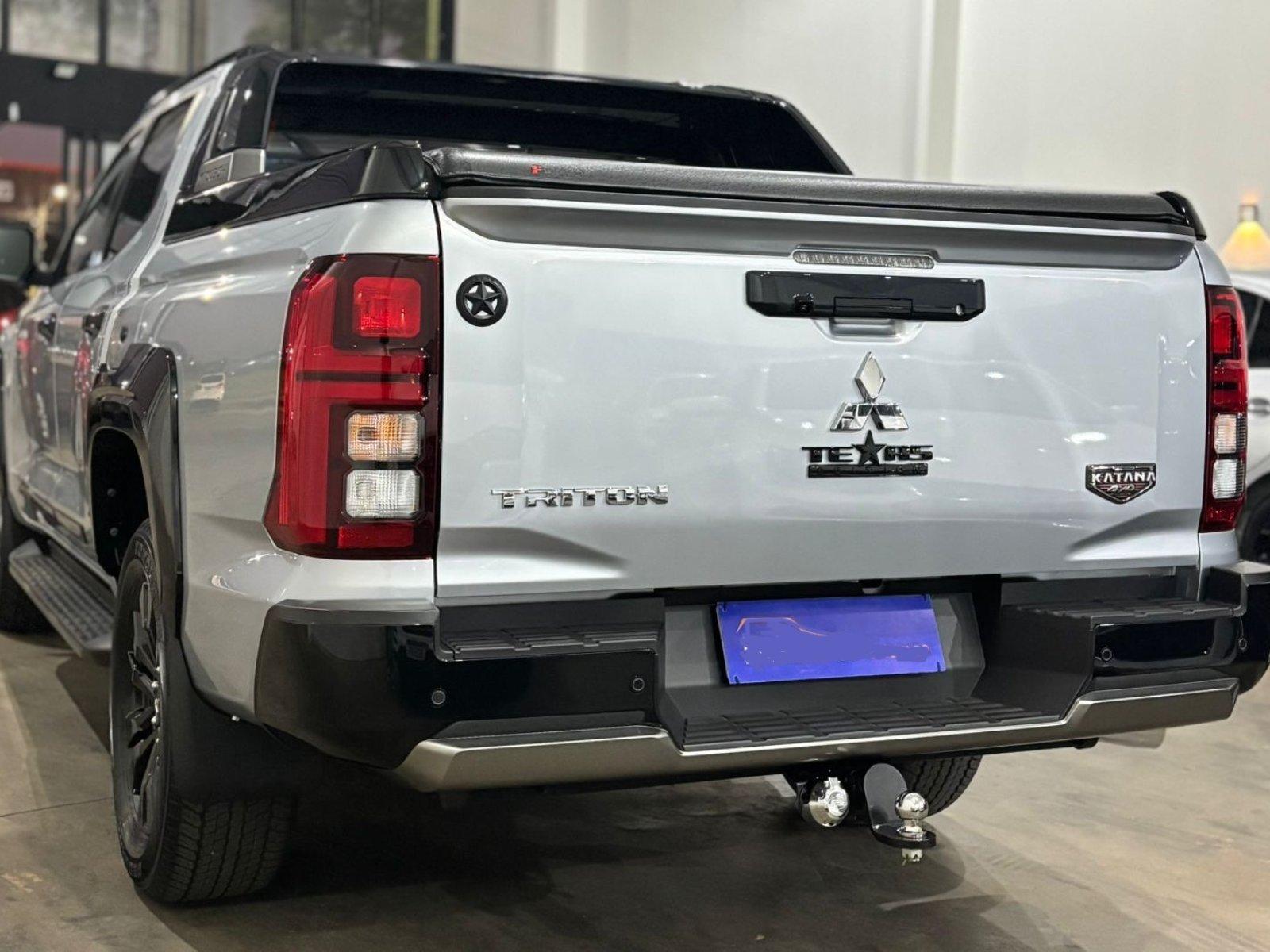 Foto 3 - Mitsubishi Triton Katana 2.4 Bi-Turbo Diesel 4x4