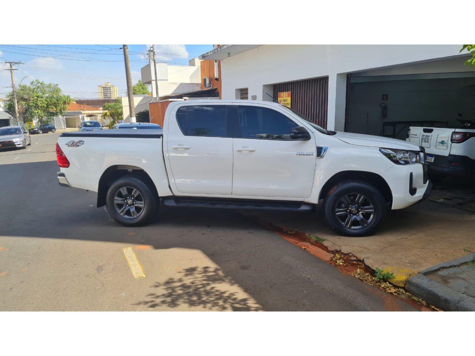 Foto 4 - Toyota Hilux SR 2.8 Turbo Diesel 4x4