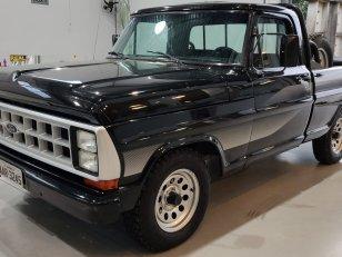 Foto 1 - Ford F1000 Super 3.9 Diesel C.S