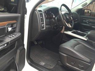 Foto 5 - RAM Classic Laramie 5.7 V8 Gasolina 4x4