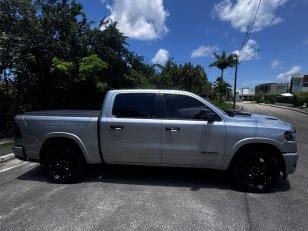 Foto 2 - RAM 1500 Laramie Night Edition Hurricane 6 3.0 Bi-Turbo Gasolina 4x4