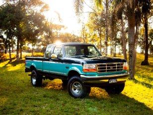Foto 2 - Ford F150 Super Cab XLT 5.0 V8 Gasolina