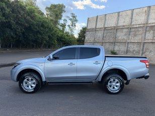Foto 3 - Mitsubishi Triton GLS 2.4 Bi-Turbo Diesel 4x4