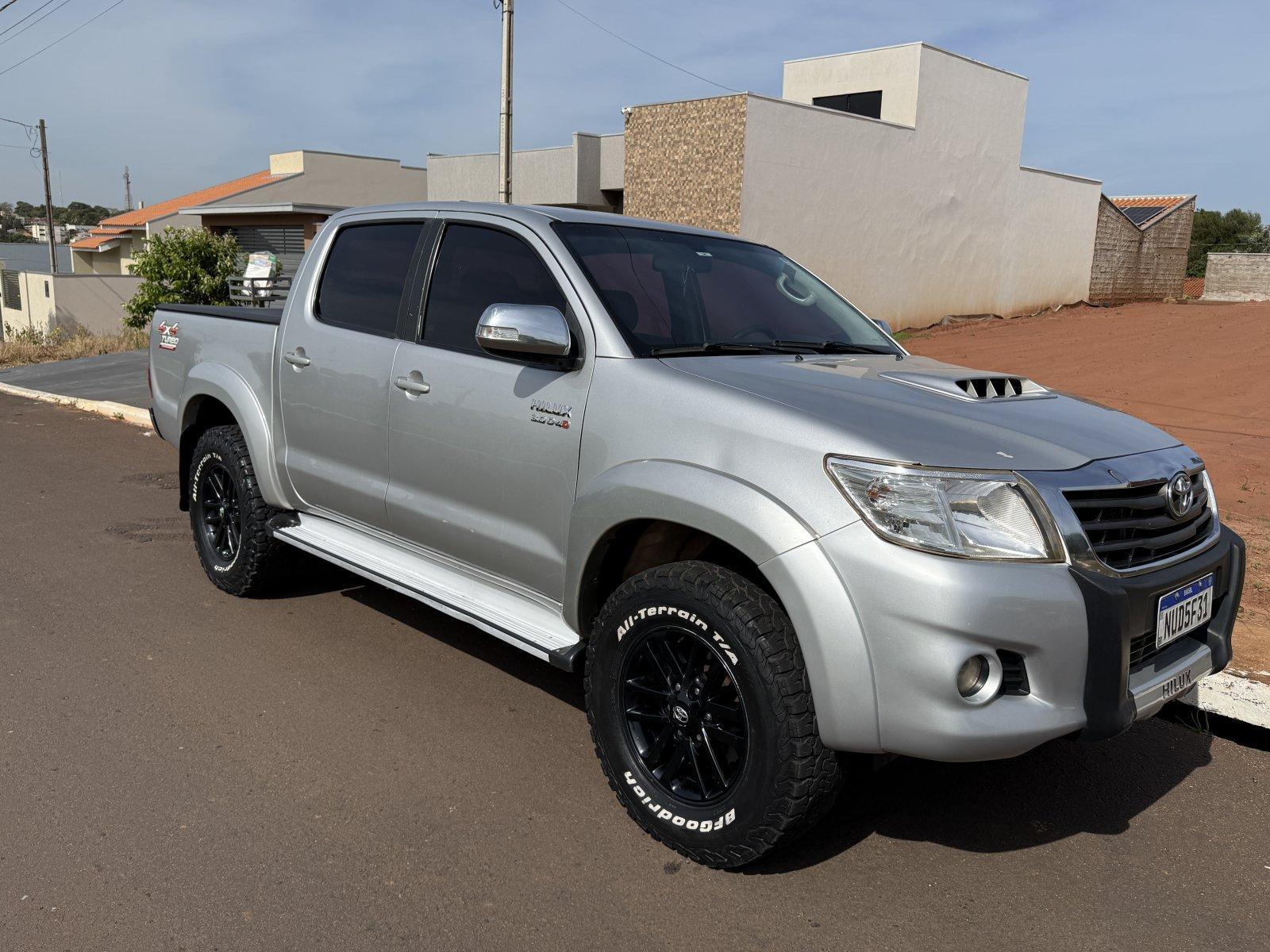 Foto 1 - Toyota Hilux SRV 3.0 Turbo Diesel 4x4