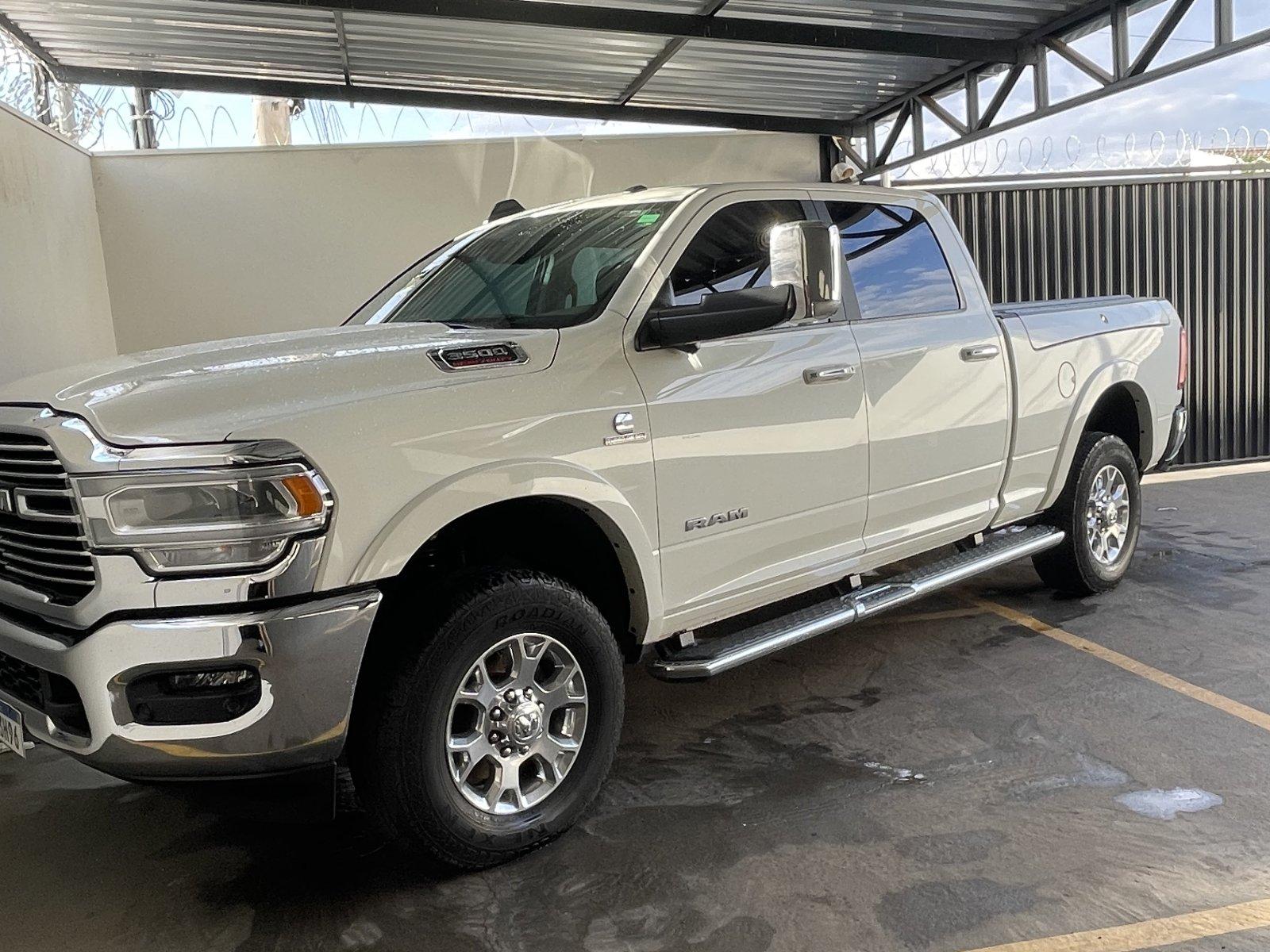 Foto 7 - RAM 3500 Laramie 6.7 Turbo Diesel 4x4