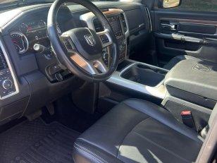 Foto 3 - RAM Classic Laramie Night Edition 5.7 V8 Gasolina 4x4