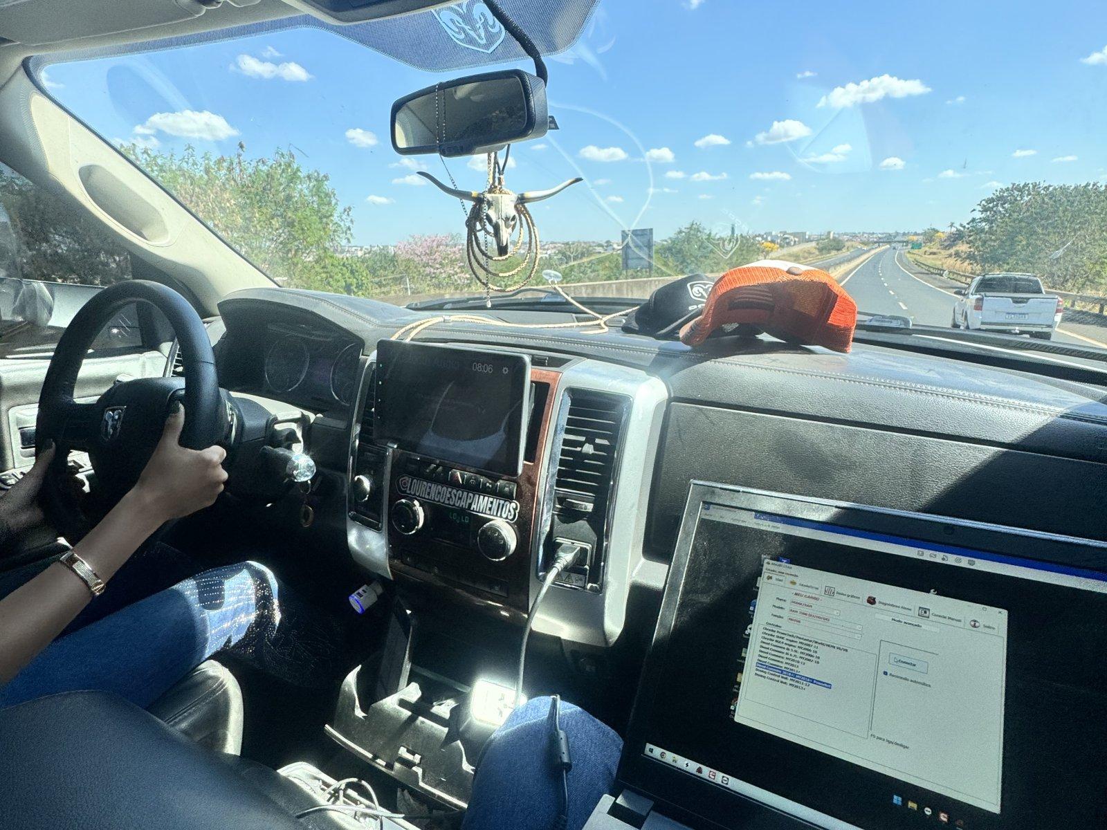 Foto 6 - RAM 2500 Laramie 6.7 Turbo Diesel 4x4