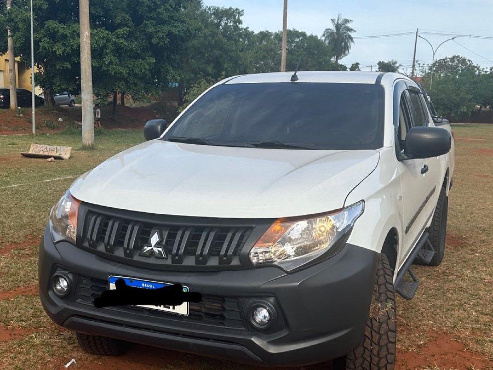 Foto 1 - Mitsubishi L200 GL 2.5 Turbo Diesel 4x4