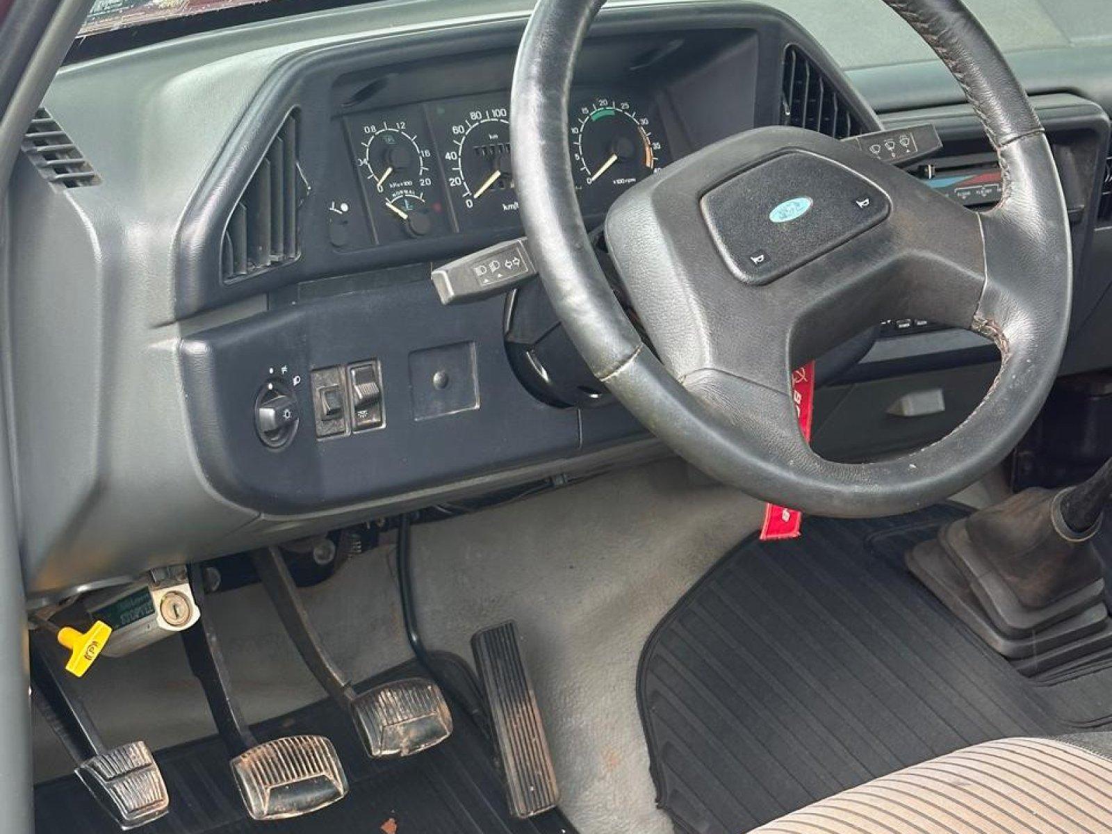 Foto 6 - Ford F1000 XL 4.3 Turbo Diesel 4x2 C.S