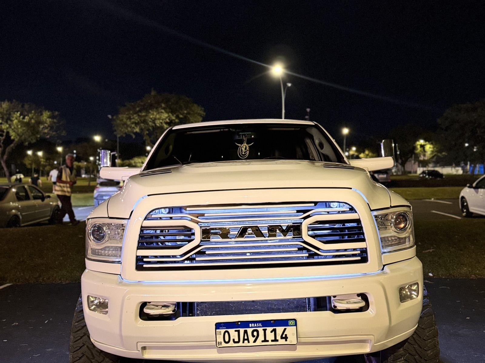Foto 2 - RAM 2500 Laramie 6.7 Turbo Diesel 4x4