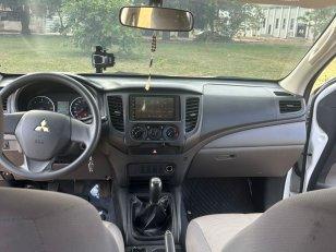 Foto 4 - Mitsubishi L200 GL 2.5 Turbo Diesel 4x4