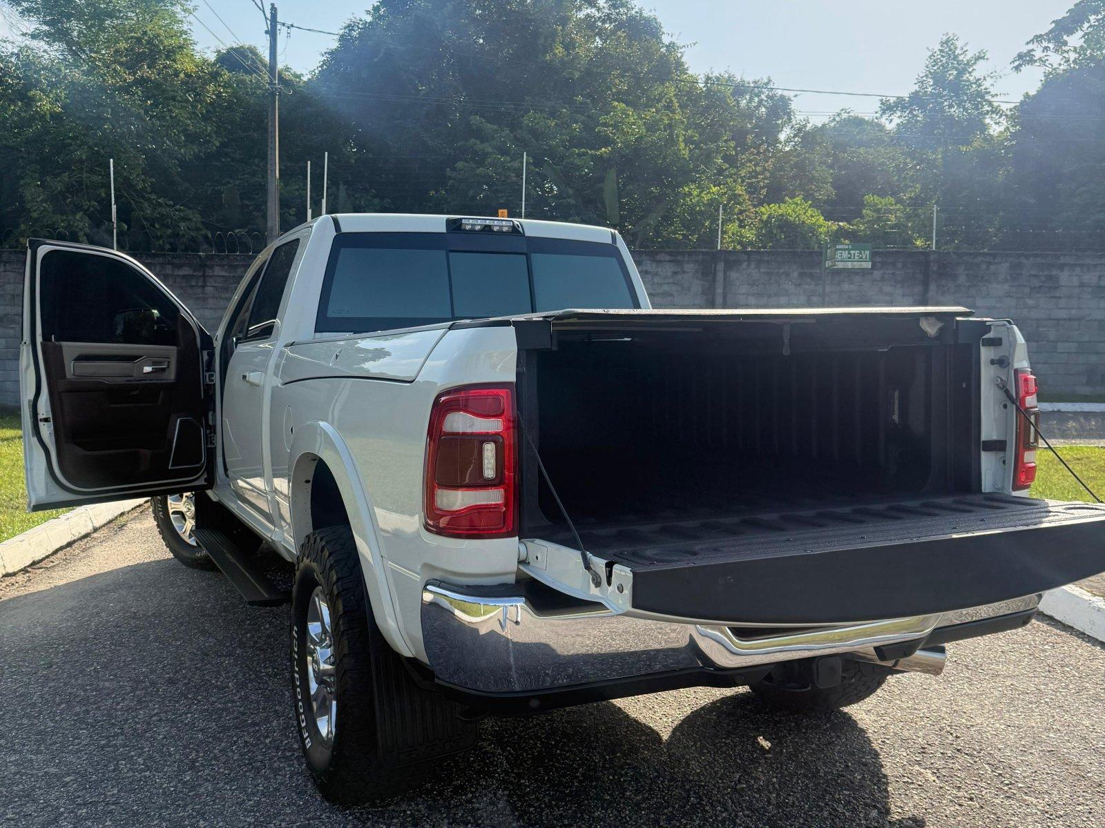 Foto 2 - RAM 2500 Laramie 6.7 Turbo Diesel 4x4