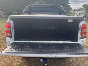 Foto 7 - Mitsubishi L200 GL 2.5 Turbo Diesel 4x4