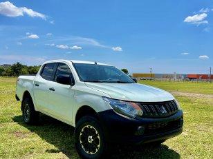 Mitsubishi L200 Triton Sport GL 2.4 Turbo Diesel 4x4