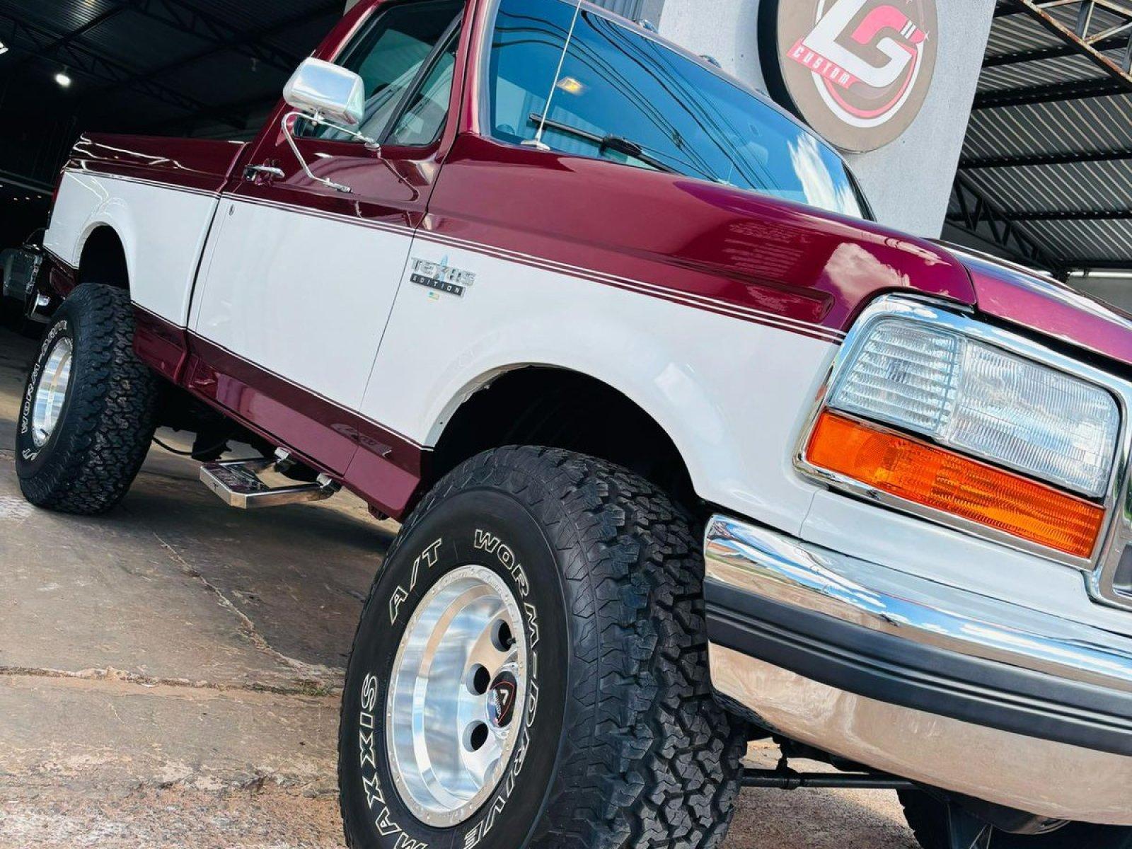 Foto 3 - Ford F1000 XL 4.3 Turbo Diesel 4x2 C.S