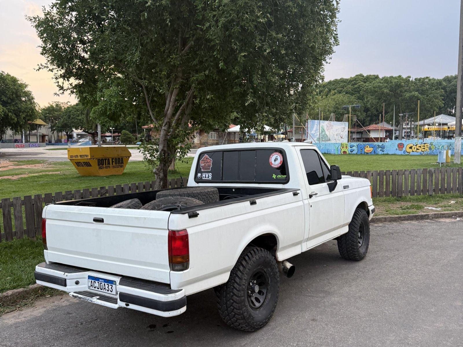 Foto 3 - Ford F1000 Super Série 3.9 Turbo Diesel 4x2 C.S