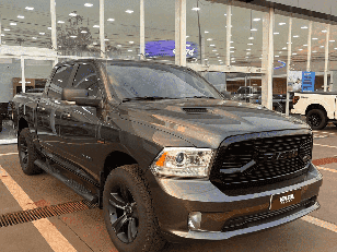 RAM Classic Laramie Night Edition 5.7 V8 Gasolina 4x4