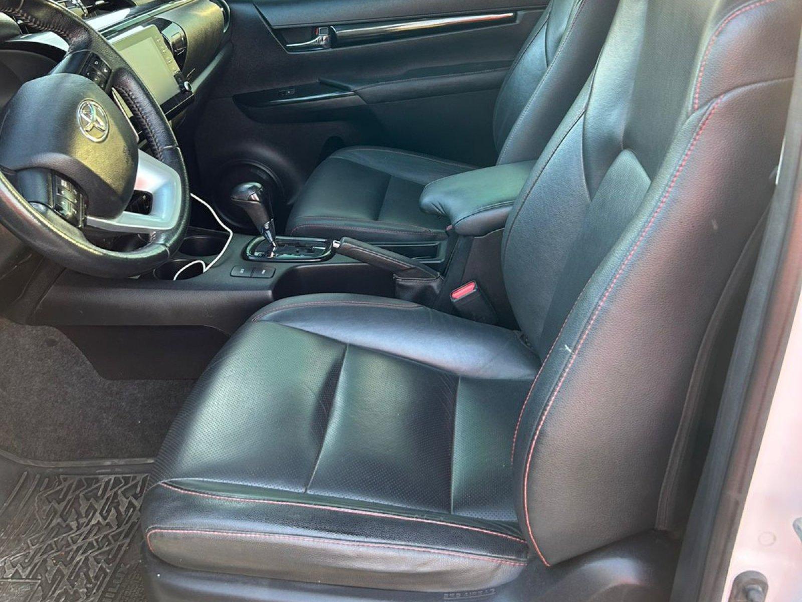 Foto 6 - Toyota Hilux 2.8 Turbo Diesel 4x4 C.S