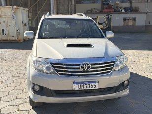 Foto 2 - Toyota Hilux SW4 3.0 Turbo Diesel 4x4