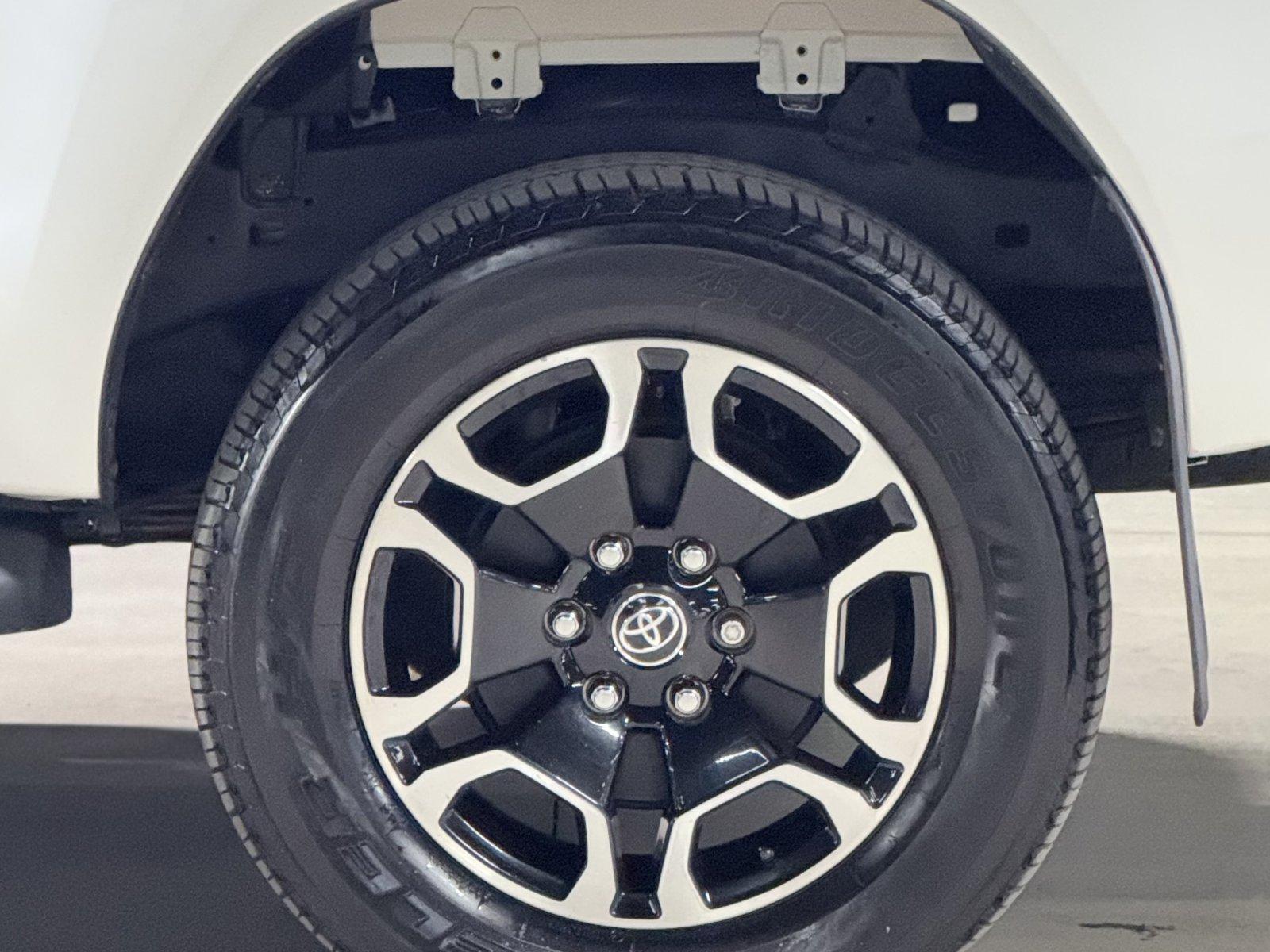 Foto 10 - Toyota Hilux SRX 2.8 Turbo Diesel 4x4