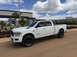 Foto 3 - RAM 3500 Laramie Night Edition 6.7 Turbo Diesel 4x4