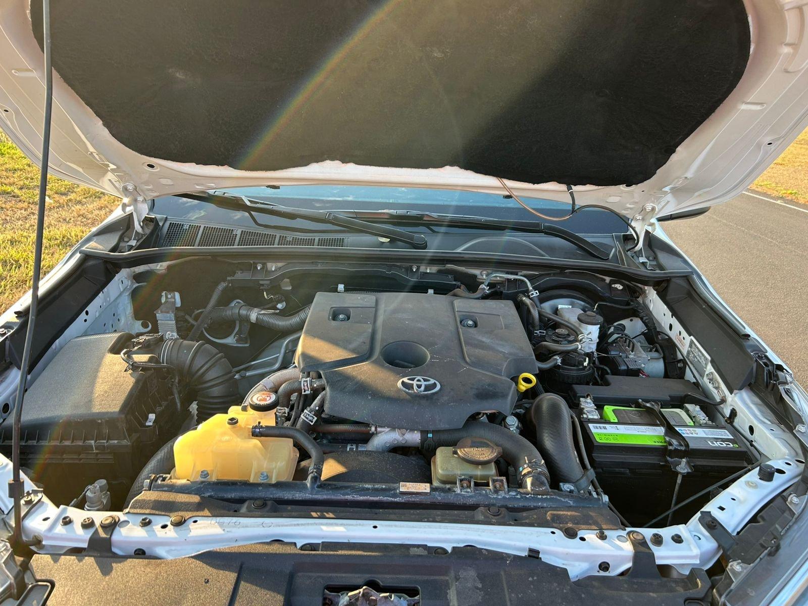 Foto 8 - Toyota Hilux 2.8 Turbo Diesel 4x4 C.S