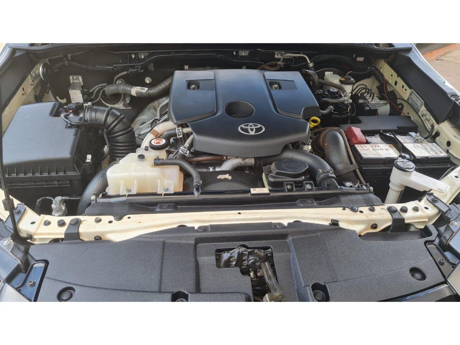 Foto 9 - Toyota Hilux SR 2.8 Turbo Diesel 4x4