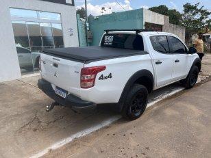 Foto 3 - Mitsubishi L200 Triton Sport GLS 2.4 Turbo Diesel 4x4