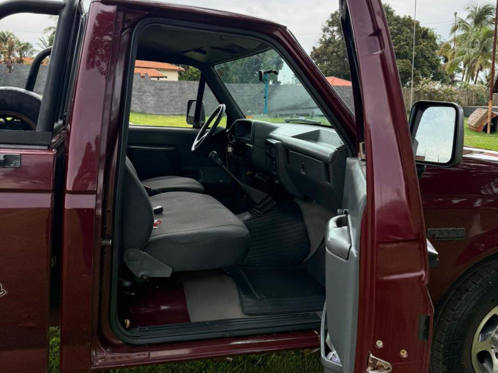 Foto 8 - Ford F1000 XL 4.3 Turbo Diesel 4x2 C.S