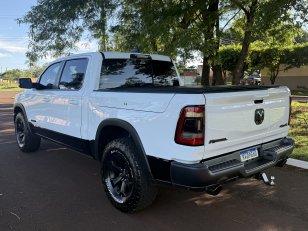 Foto 10 - RAM 1500 Rebel 5.7 V8 Gasolina 4x4