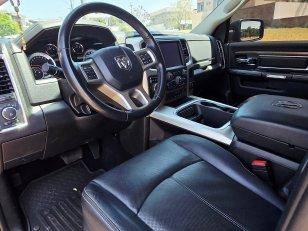 Foto 7 - RAM Classic Laramie 5.7 V8 Gasolina 4x4