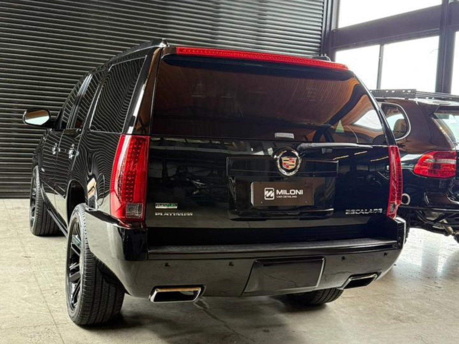 Foto 3 - Cadillac Escalade Platinum 6.2 V8 Flex AWD