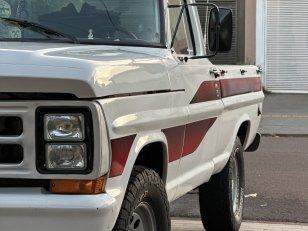 Foto 3 - Ford F1000 3.9 Diesel