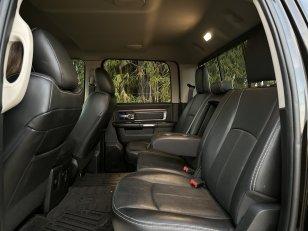 Foto 10 - RAM Classic Laramie 5.7 V8 Gasolina 4x4
