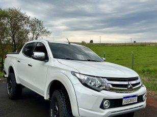 Foto 1 - Mitsubishi Triton HPE-S 2.4 Bi-Turbo Diesel 4x4