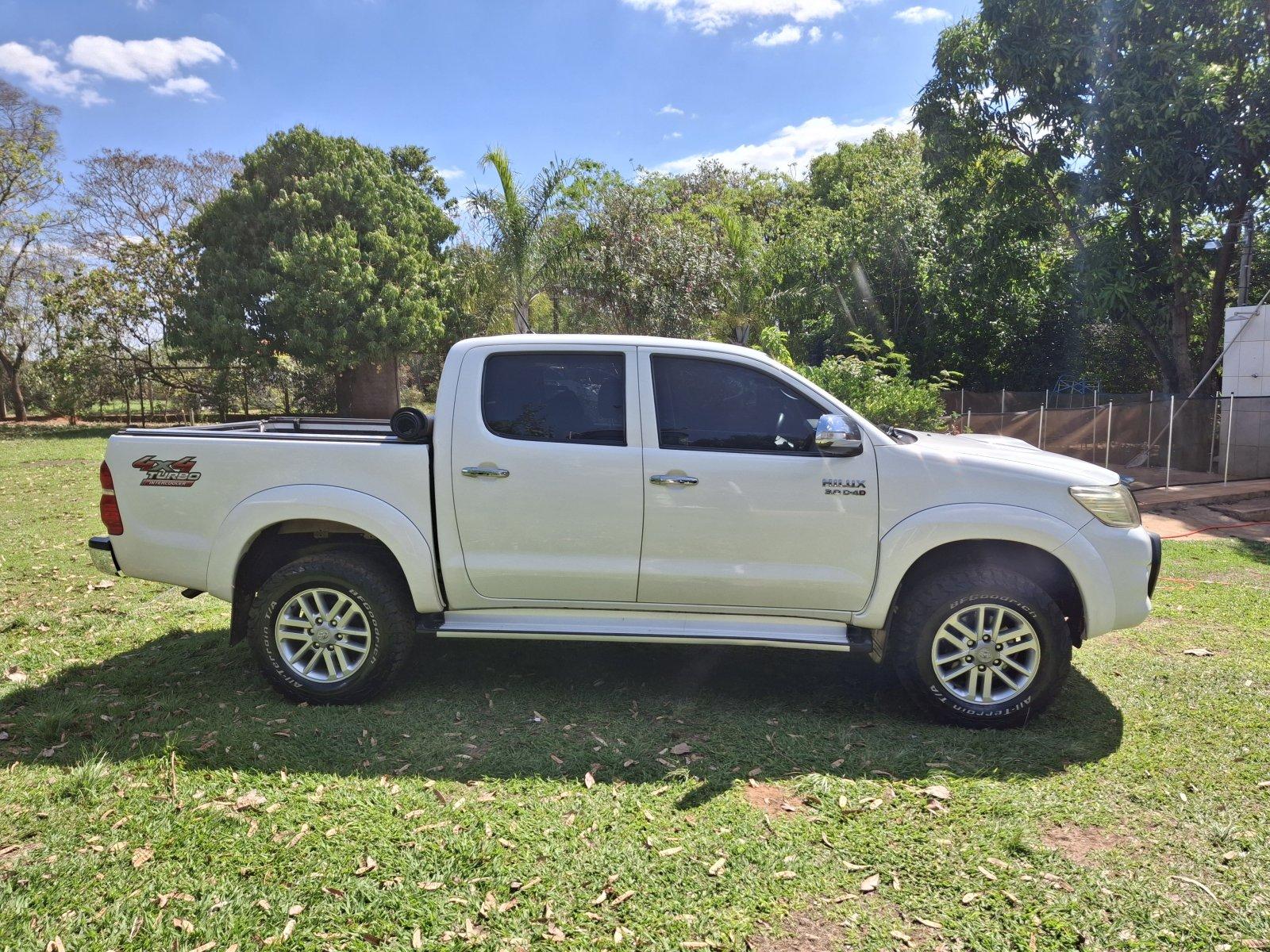 Foto 2 - Toyota Hilux SRV Top 3.0 Turbo Diesel 4x4