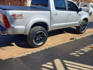 Foto 2 - Toyota Hilux SRV 3.0 Turbo Diesel 4x4