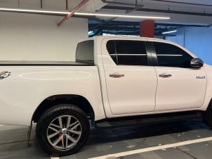 Foto 6 - Toyota Hilux SRX 2.8 Turbo Diesel 4x4